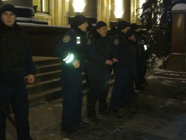 Власти приняли дополнительные меры предосторожности.  Фото из группы в социальной сети  "Харьков City".