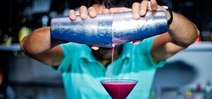 О сыне Президента, популярных коктейлях и мести хамам: откровения бармена