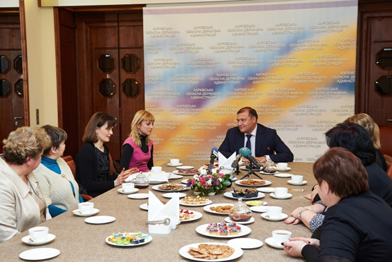 Встреча семей харьковского "Беркута" с женщинами-депутатами. Фото с сайта mvs.gov.ua.