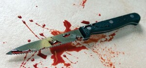 В кафе на Криворожской пьяный посетитель чуть не кастрировал охранника