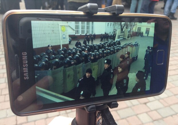 Курсанты выстроились у Академии. Фото с сайта mediaport.ua.