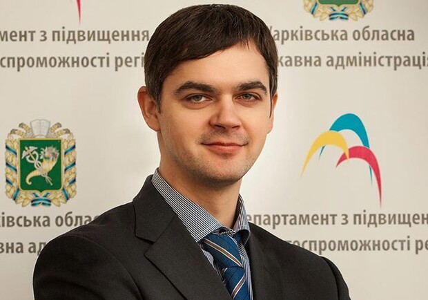 Евгенйи Шаповал был назначен директором Департамента по повышению конкурентоспособности региона в июле 2013 года.  Фото со странице в соцсети Facebook.