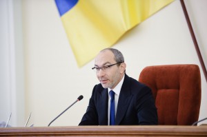 Кернес вчера был на совещании в Киеве, а заодно наведался к следователю. Фото с сайта городского совета. 
