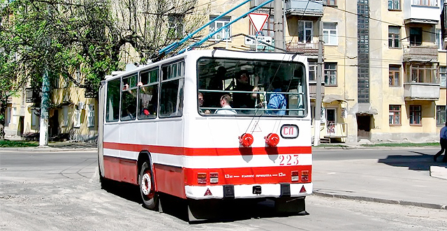 С троллейбусом №11 сегодня возникнут проблемы. Фото <a href="http://transphoto.ru/photo/299103/">Yufit</a>.