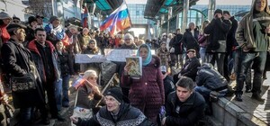 Политическое православие: донецкая епархия осуждает митингующих с иконами