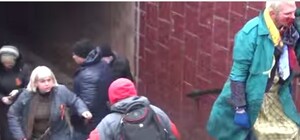 Харьковчане узнали женщину, которая ногами добивала проукраинских активистов в метро