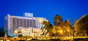 Люди города: как киевлянин бесплатно поселил в своем отеле беженцев из Крыма