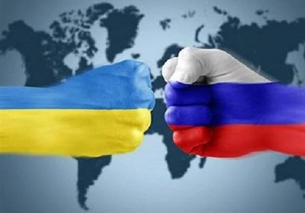 Прорссийски настроенные люди бьют харьковчан, рвут флаги Украины и при этом еще просят защиты. Фото - obozrevatel.com