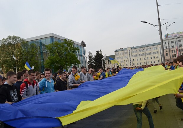 Новость - События - В Харькове прошло вече в поддержку целостности Украины