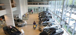 Владельцы автосалонов Донецка решили заботиться о своей защите сами