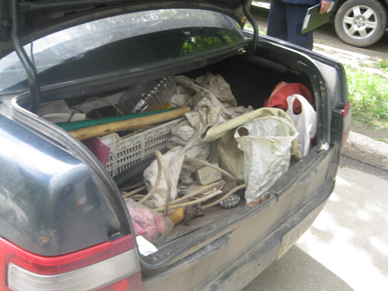 ГАИ в Харькове задержала подозрительный автомобиль.