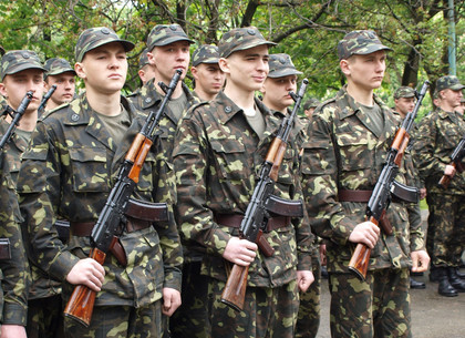 Матери харьковских солдат требуют вернуть их детей из горячей точки. Фото с сайта dozor.kharkov.ua.