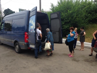 Жители Славянска начали приезжать в Харьков на прошлой неделе. Фото: социальные сети.