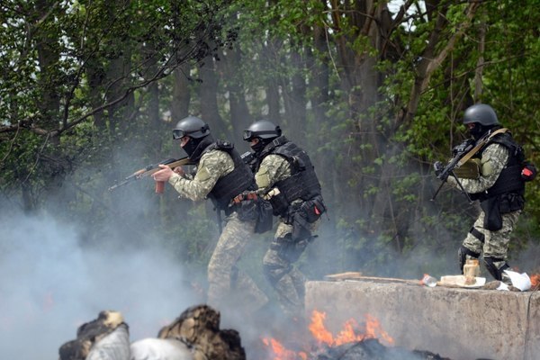 Сегодня ночью снова обстреляли колонну украинских военных. Фото с сайта profi-forex.org.