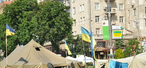 На Майдане установили 10 новых палаток