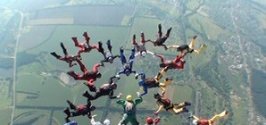 Выше неба: харьковские парашютисты установили рекорд Украины