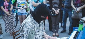Пианист-экстремист с Майдана  вновь сыграет в Харькове