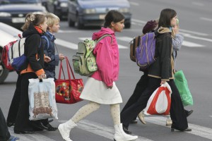 Детишки будут идти в школу безопасно. Фото с сайта горсовета. 