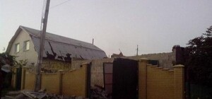 В Макеевке обстреляли жилой район: несколько домов разрушены