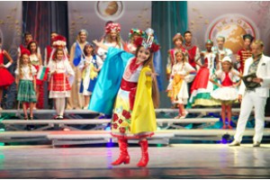 Рената Корецкая  уже не первый раз прославляет Харьков. Фото с сайта горсовета.