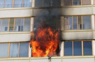 Дети в горящей квартире были одни. Фото с сайта segodnya.ua.