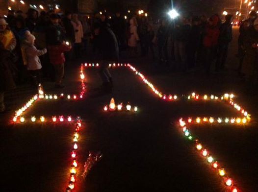 Новость - События - Харьковчане зажгли свечи в память о жертвах голодоморов