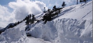 На Ай-Петри сошла лавина, 40 человек остались ночевать на плато