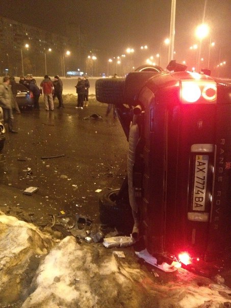 Новость - События - На Алексеевке пьяный водитель устроил масштабное ДТП: семь машин разбиты