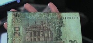 В Алчевске зарплаты выдали меченными купюрами [Видео]