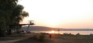 На Старом Салтове вместо всеобщей зоны отдыха харьковчанин построил себе баню