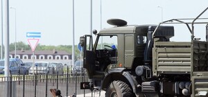 К Донецку стекается живая сила и бронетехника 