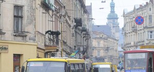 Скандальні громадські слухання: обговорення підвищення тарифу на проїзд закінчилася бійкою