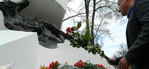 Харьковчане почтили память погибших на Чернобыльской АЭС, а в ХОГА пообещали материально помочь ликвидаторам