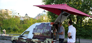 Свершилось: из Киева начнут убирать автокофейни и прицепы с шаурмой