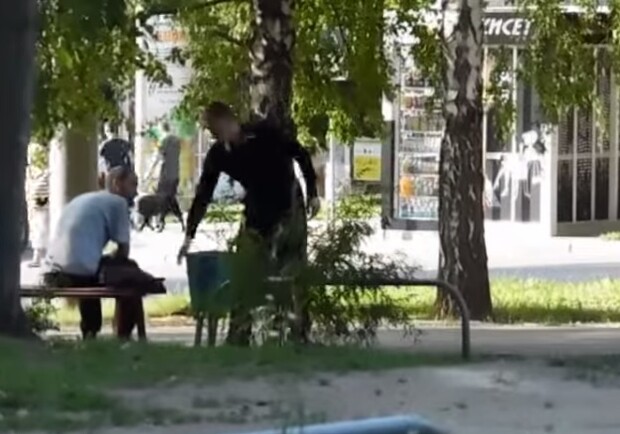 Новость - События - Харьковчанин разыгрывал людей, подкладывая им бомбу