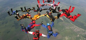 Под Харьковом планируют установить парашютный рекорд Украины