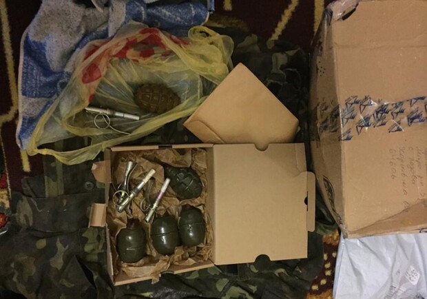 Новость - События - Боец АТО отправил племяннице посылку с гранатами