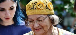 Медики и учителя будут работать на пять лет дольше