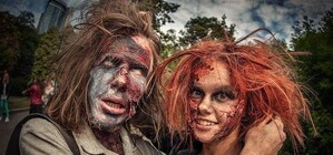 Упыри, живые мертвецы и ведьмы: в Киеве прошел зомбипарад