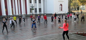 Правильное утро: одесситы провели общественную зарядку