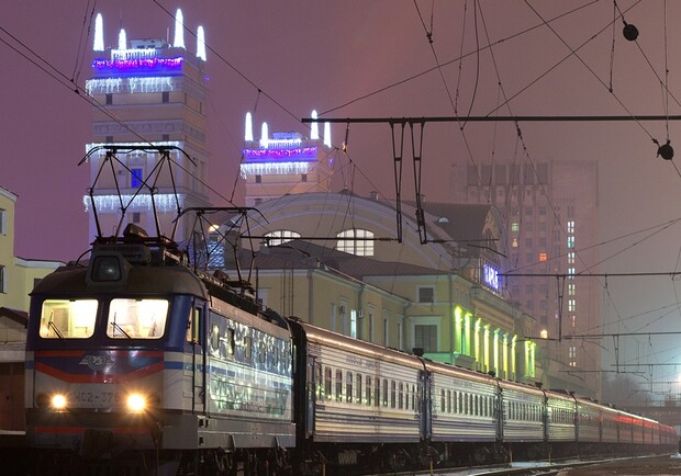 Новость - События - Пассажир поезда "Харьков-Москва" пытался провести через границу "травку" в нижнем белье