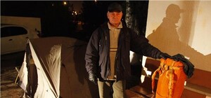 Жители Керчи с ночи выстраиваются в очередь в управление Пенсионного фонда [Фото]