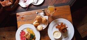 Заходи пообедать: какие бизнес-ланчи предлагают заведения в центре Днепра