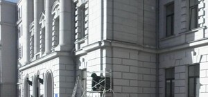 Из здания облсовета убрали мемориал Щербицкому