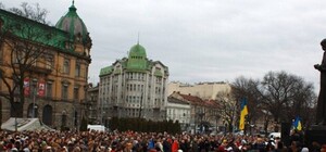 Львів'яни вшанували ходою пам'яті Героїв Небесної Сотні (фоторепортаж)