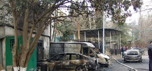 В Крыму сожгли еще 9 авто и кафе [Фото]