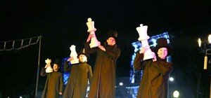 У Львові влаштували вуличний шаховий перформанс (фоторепортаж)