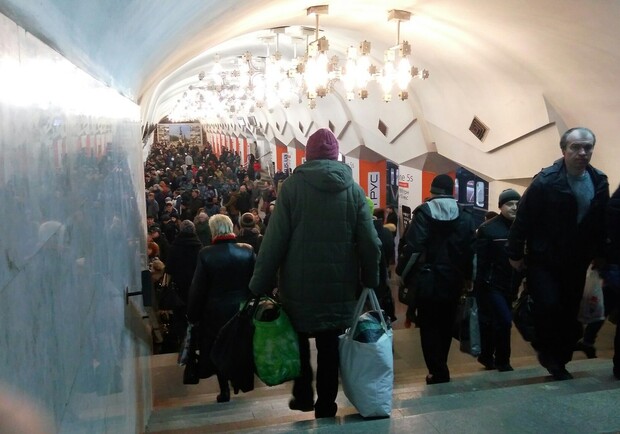 Утром в Харькове остановилось метро. Фото: Викуся Ангелочек