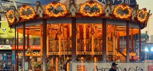 Карусель возле ЦУМа уберут: узнай, что будет на ее месте