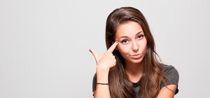 У Львові чоловік, кидаючись тарілками та виделками, поранив 8 поліцейських